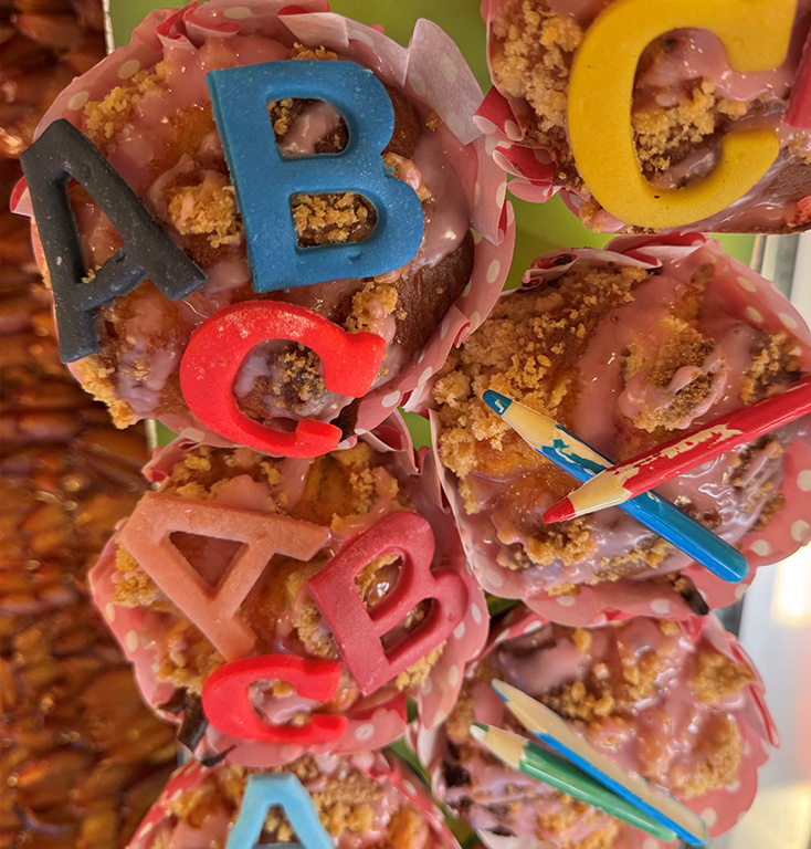 Torte Einschulung bestellen: Ausgefallene Leoparden-Torte nach Wunsch von Konditorei Niedermair