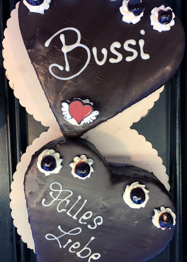 Torte zum Valentinstag